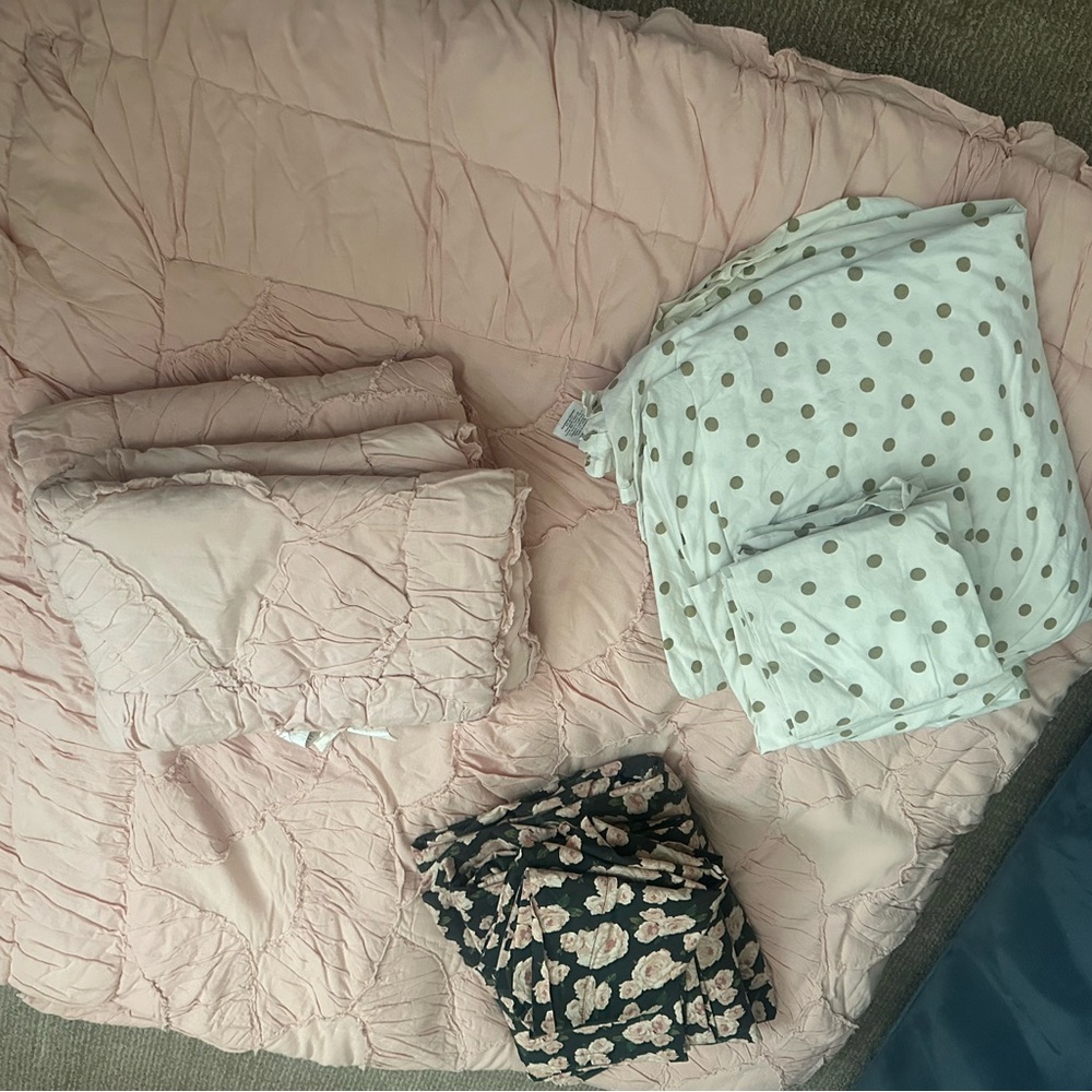 Pottery Barn Teen Queen comforter, shams, and sheets! - Picture 3 of 4